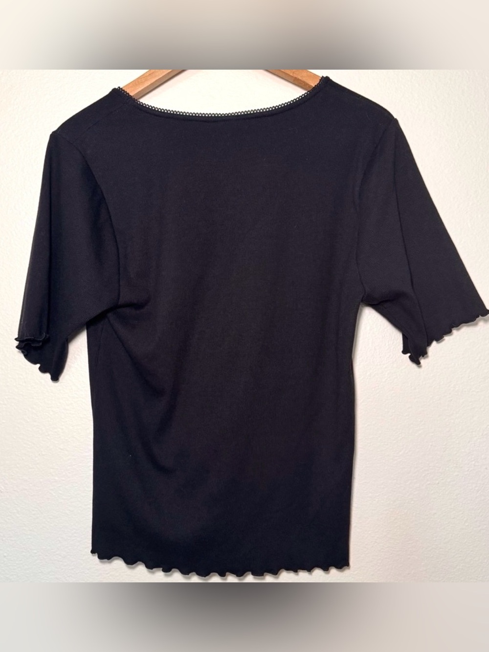 Old Navy Black Ribbed Ruched Front Top XL Lettuce Hem Stretch Tee - Picture 2 of 7